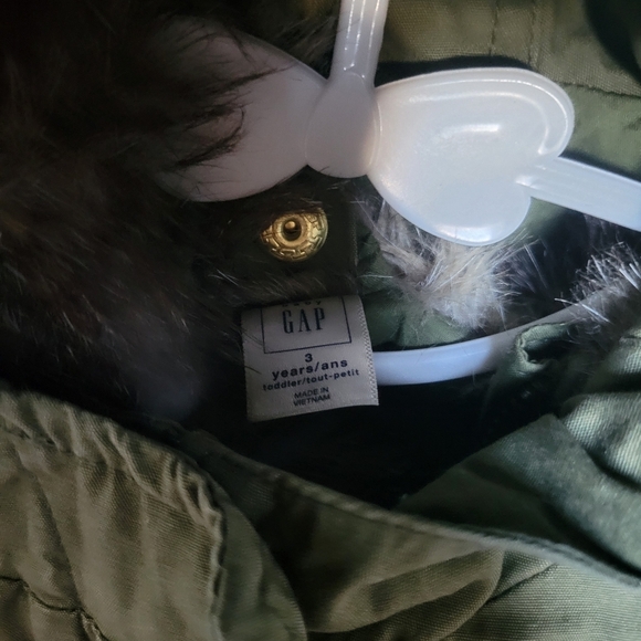 GAP | 2-in-1 Canvas & Fur Vest Jacket - Picture 2 of 2